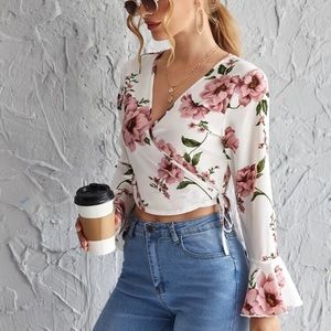 SHEIN Wrap Tie Slide Floral Crop Top